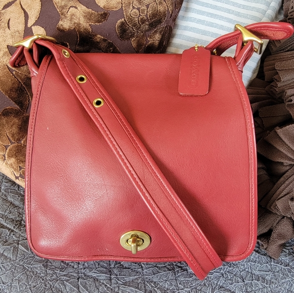 Coach Handbags - Vintage Coach Companion Flap Shoulder Bag Purse